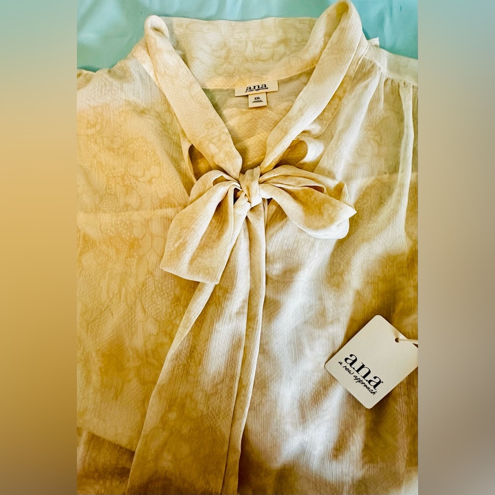 NWT. a.n.a Ivory Tie-Neck Ruffle Cuff Blouse Size: XXL - Picture 1 of 8